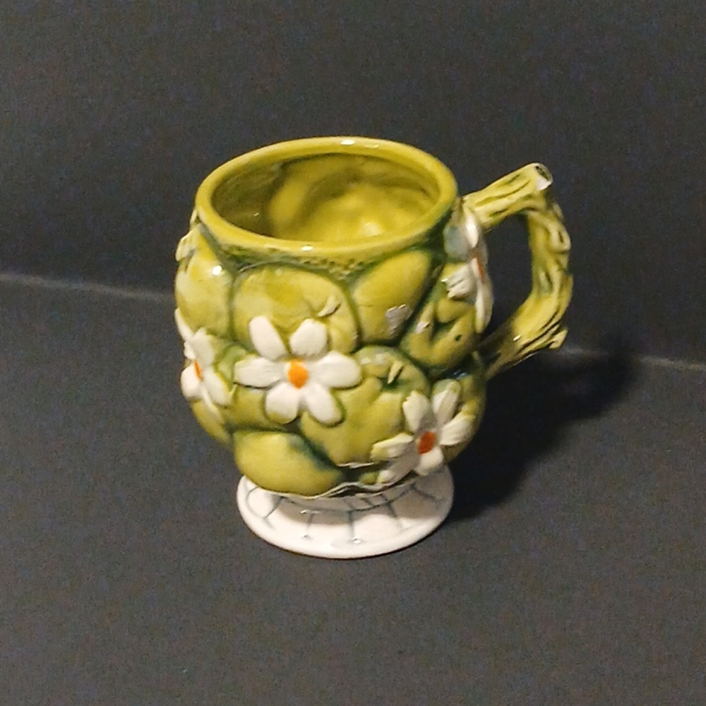1967 MCM Inarco® Apples & Daisies Daisy 3D Cup Mug Made in Japan Green White